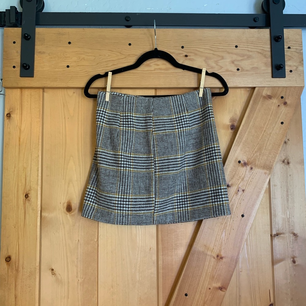 Forever 21 high-waisted plaid mini skirt size small (cream, brown, gold)